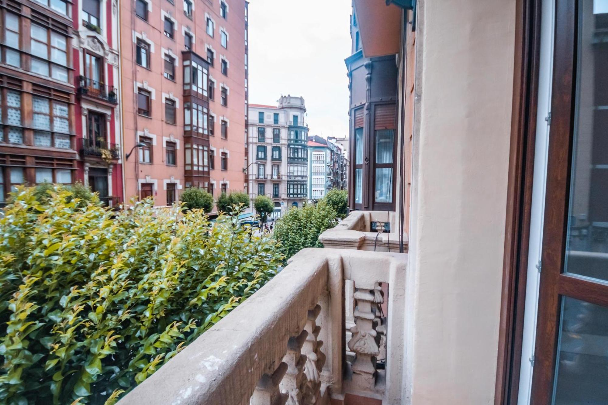 Gran Apartamento 6 Suites Bilbao Center Kültér fotó
